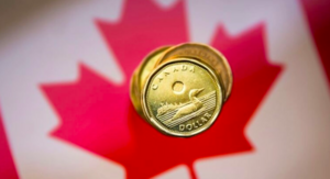 El dólar canadiense se apoya en el petróleo y la divergencia de políticas